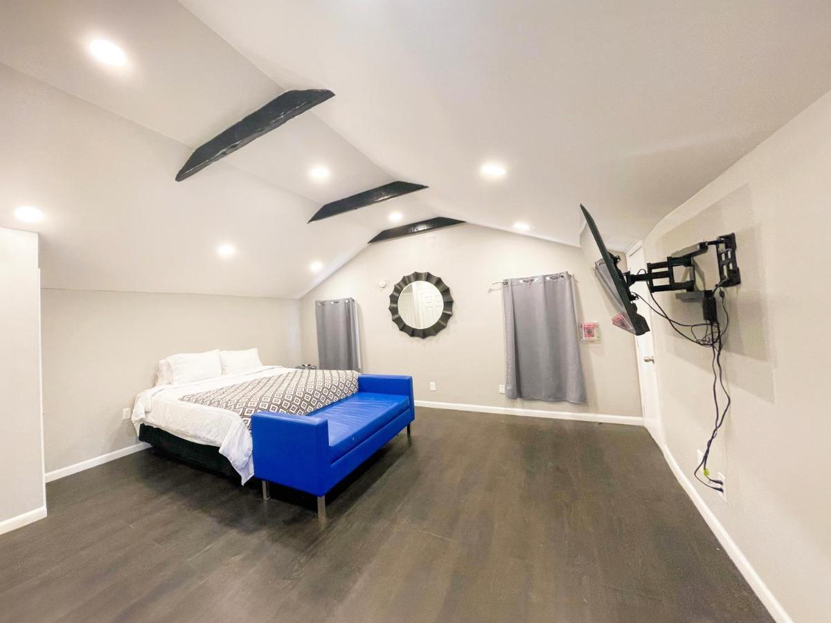 Penn Lodge Hotel & Suites Philadelphia - เบนเซเลม ภายนอก รูปภาพ