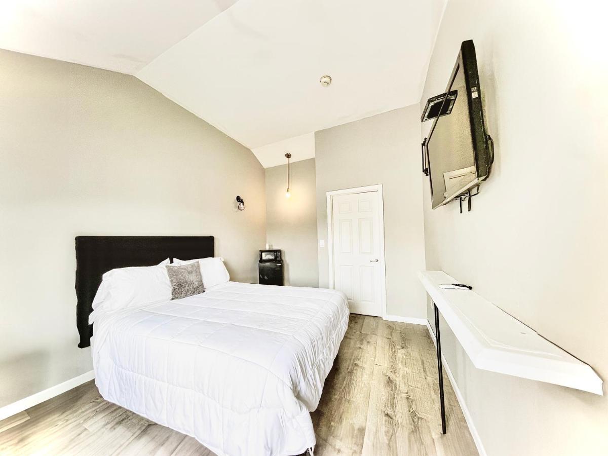 Penn Lodge Hotel & Suites Philadelphia - เบนเซเลม ภายนอก รูปภาพ