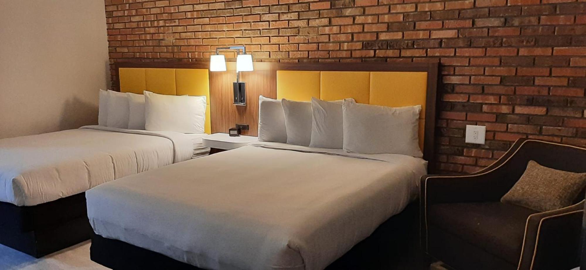 Penn Lodge Hotel & Suites Philadelphia - เบนเซเลม ภายนอก รูปภาพ