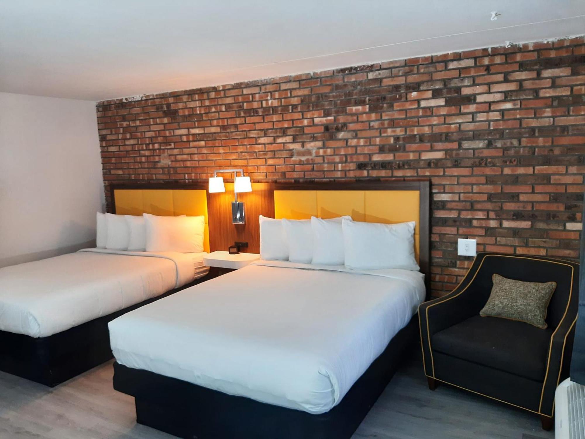 Penn Lodge Hotel & Suites Philadelphia - เบนเซเลม ภายนอก รูปภาพ